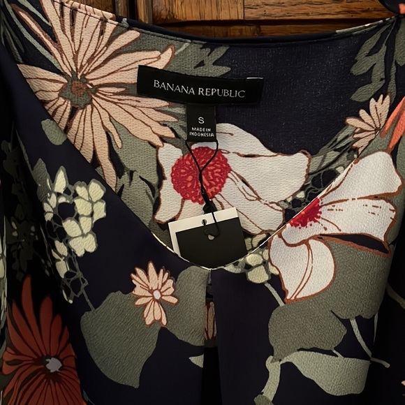 NWT Banana Republic tiered flowy top - Picture 6 of 7